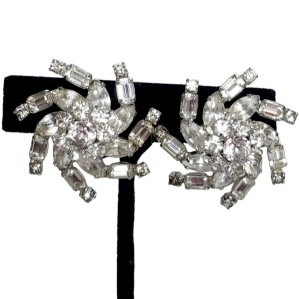 Vintage Kramer Signed Starburst Swirl Rhinestone Cluster Silver Clip-on Earrings